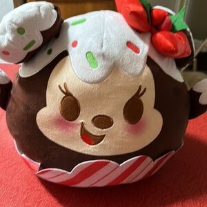 Disney Munchlings large munchling Christmas Minnie Mouse stuffed plush - no tags